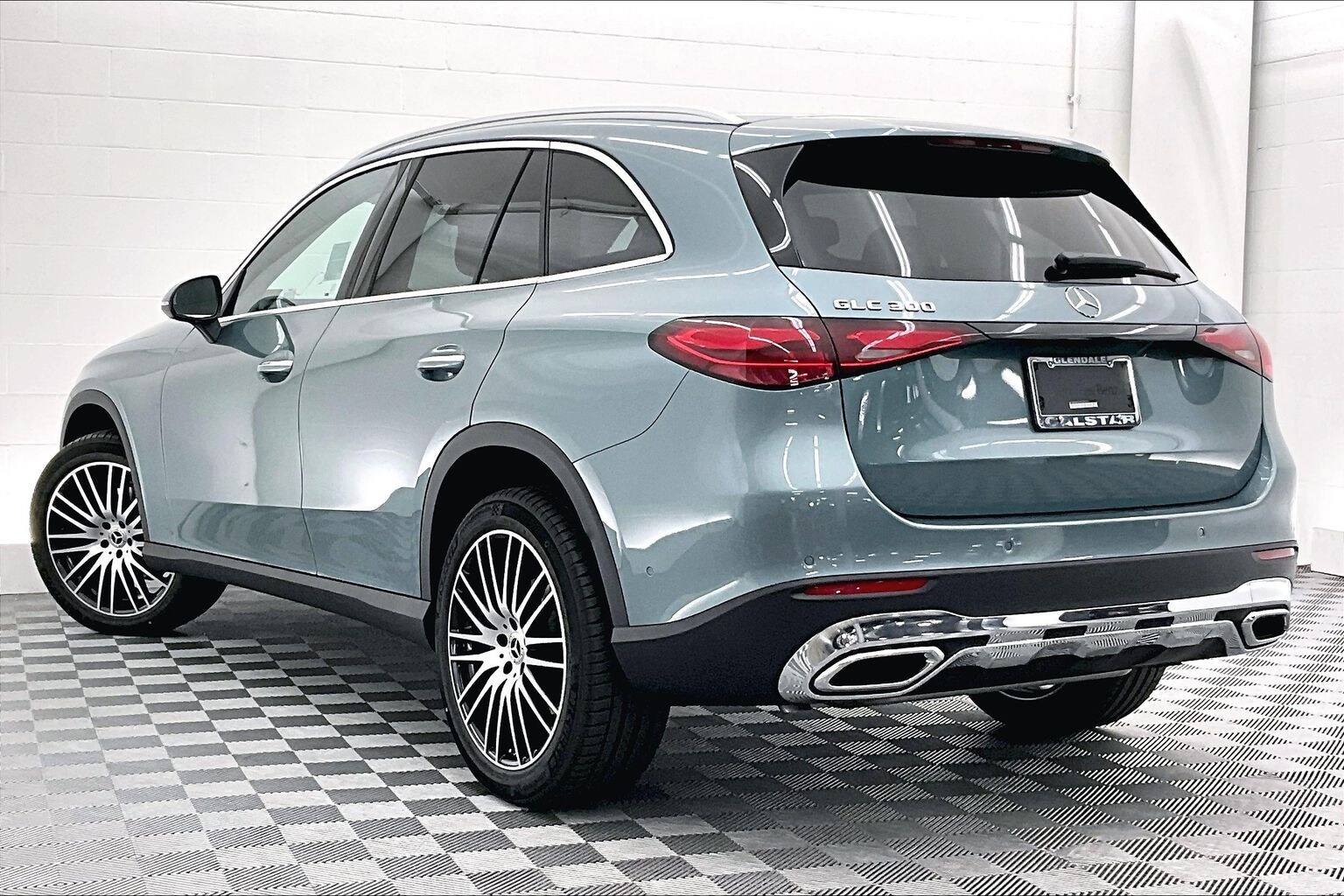 2026 Mercedes Benz GLC 300 photo 2