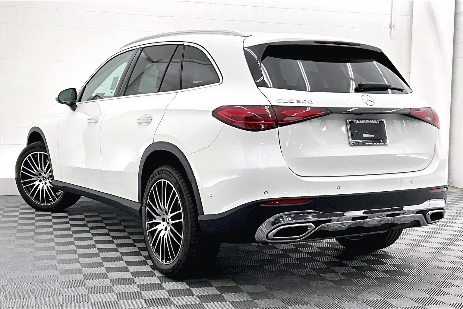 2026 Mercedes Benz GLC 300 photo 2