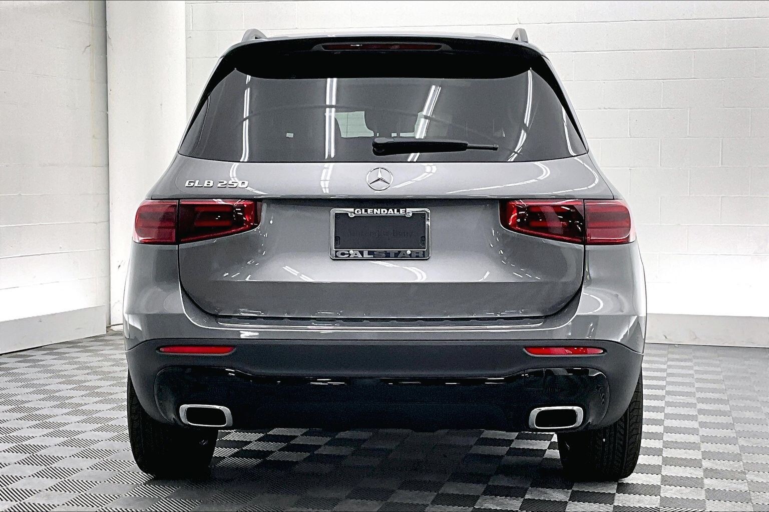 2026 Mercedes Benz GLB 250 photo 3