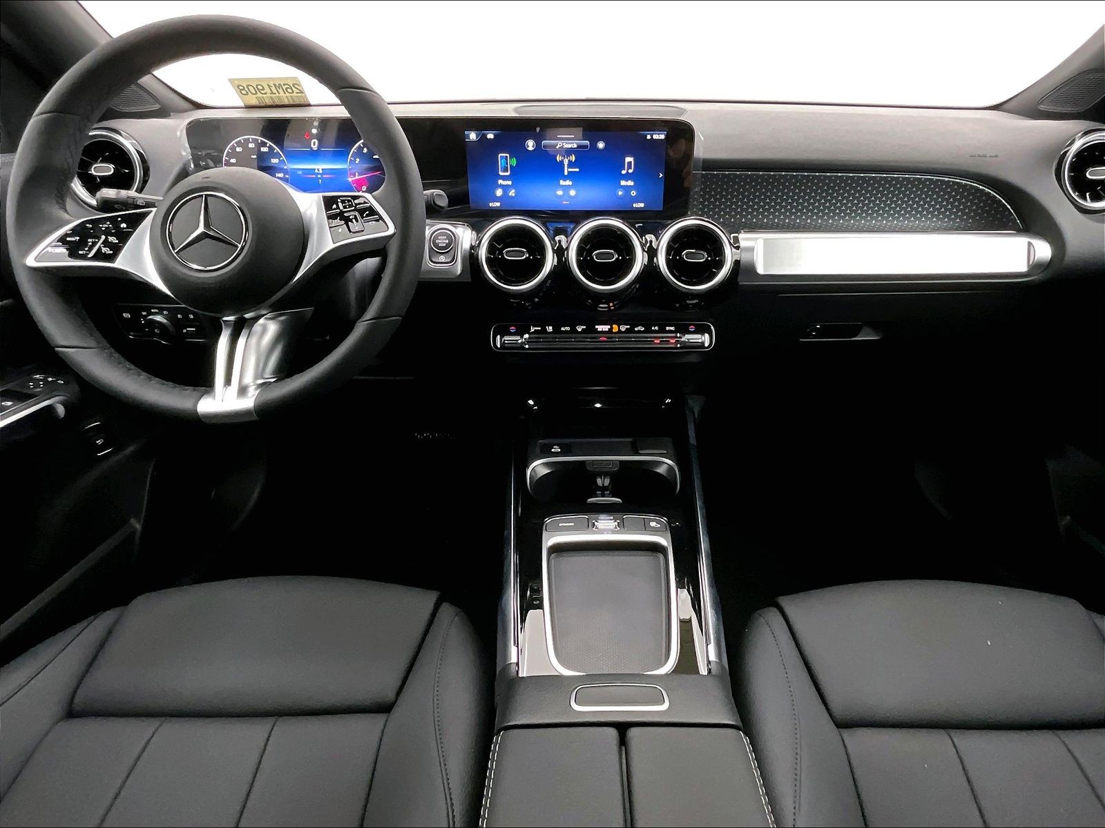 2026 Mercedes-Benz GLB photo 4