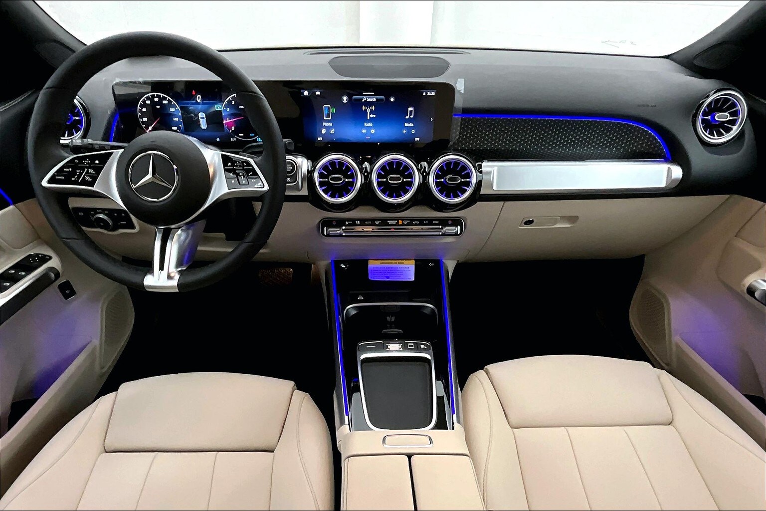 2025 Mercedes Benz GLB 250 photo 4