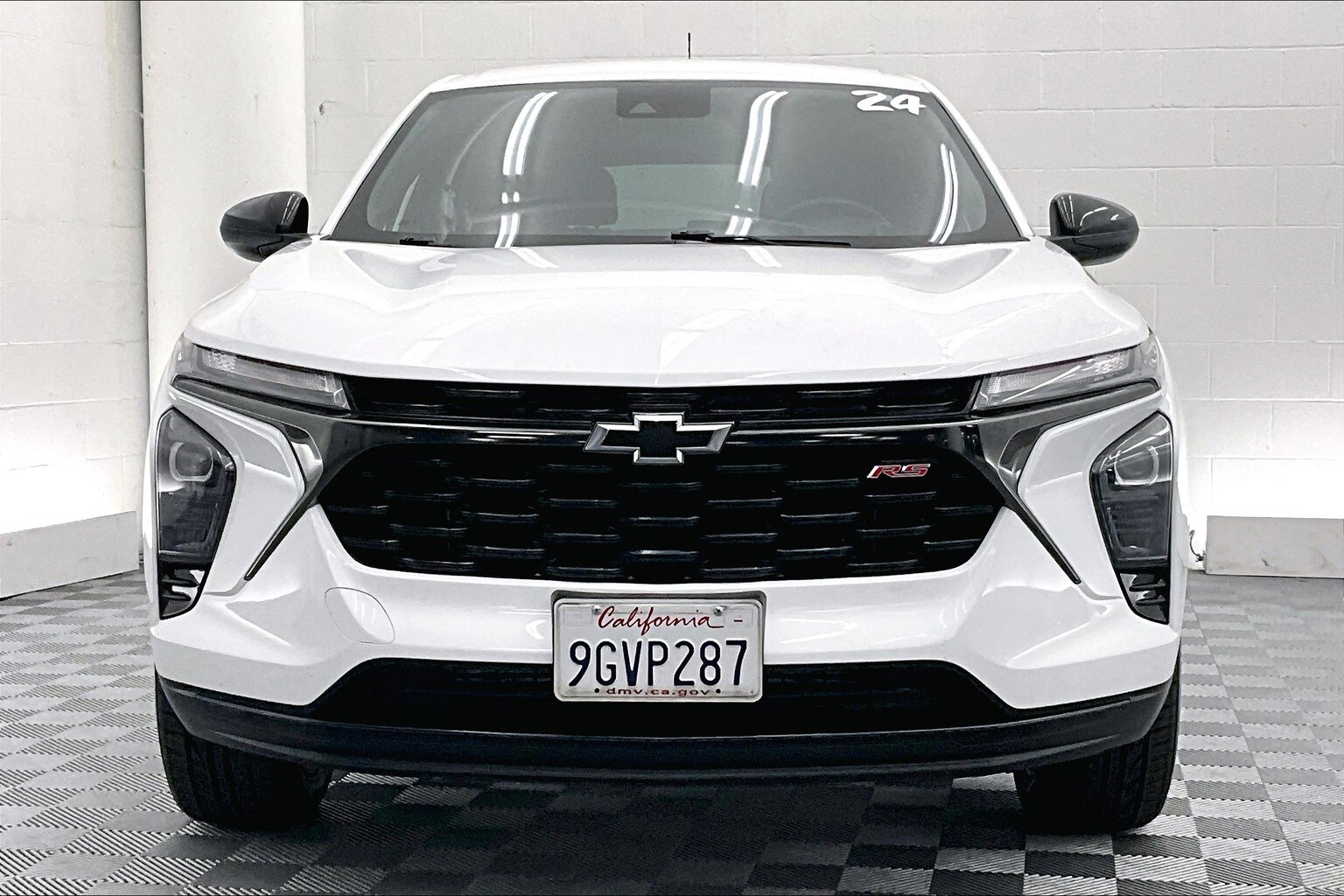 2024 Chevrolet Trax photo 2