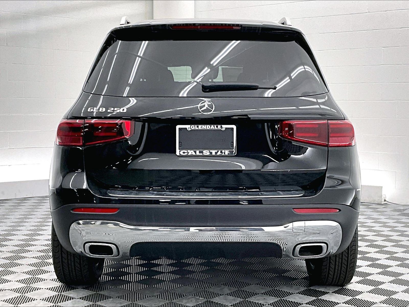 2026 Mercedes-Benz GLB photo 3