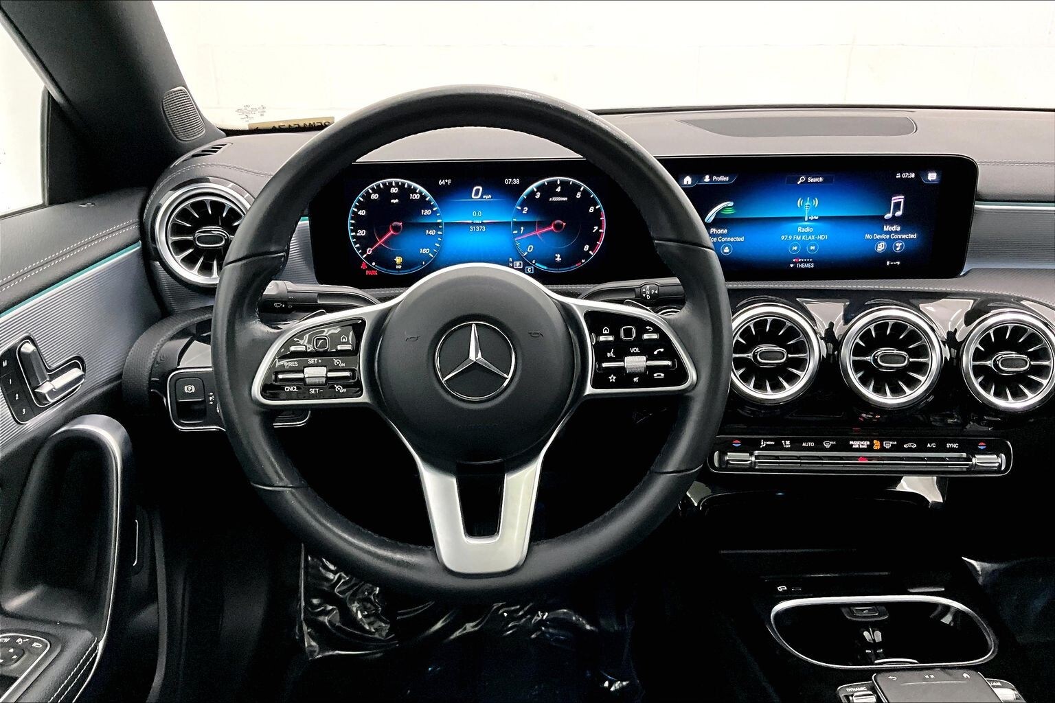 2022 Mercedes Benz CLA 250 photo 3