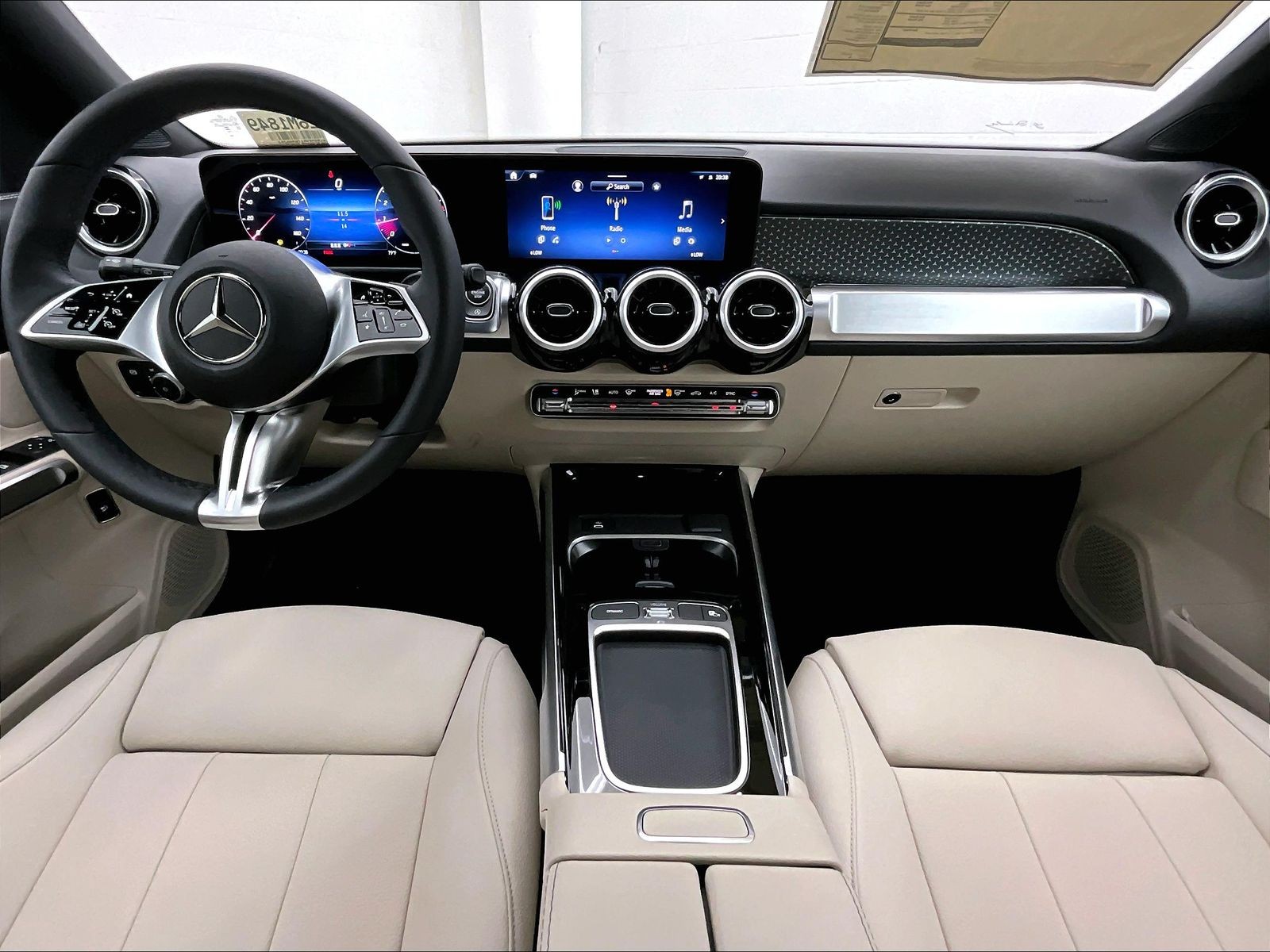 2026 Mercedes-Benz GLB photo 4