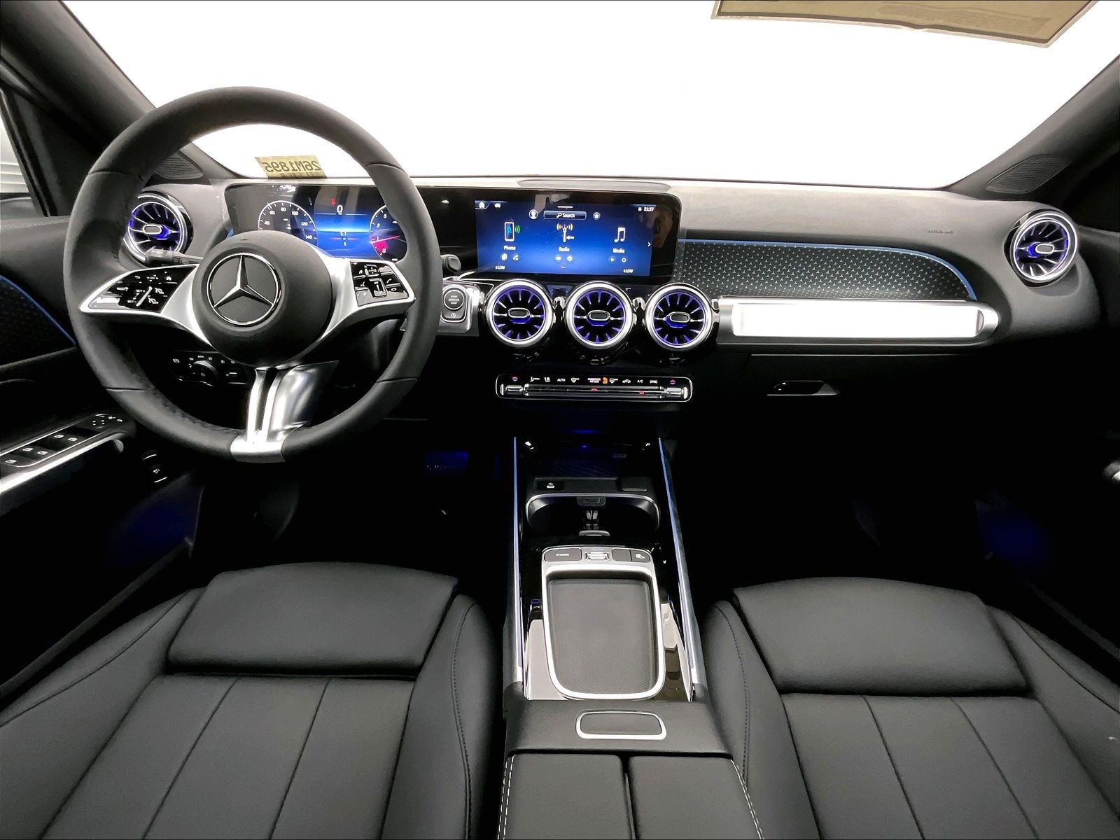 2026 Mercedes-Benz GLB photo 4