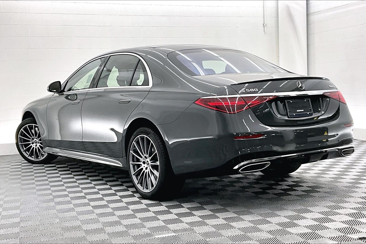 2026 Mercedes Benz S 580 4MATIC photo 2