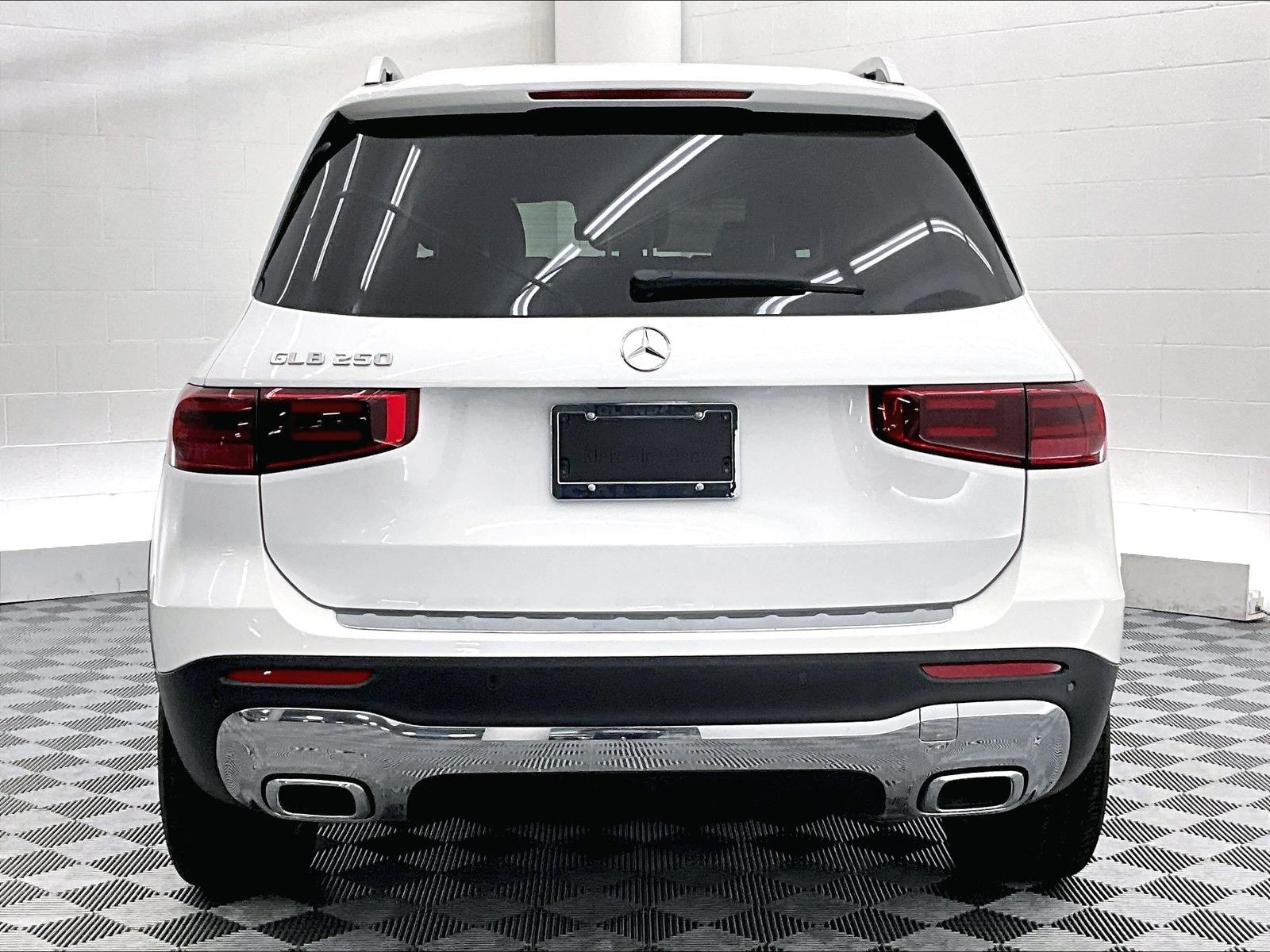 2026 Mercedes-Benz GLB photo 3