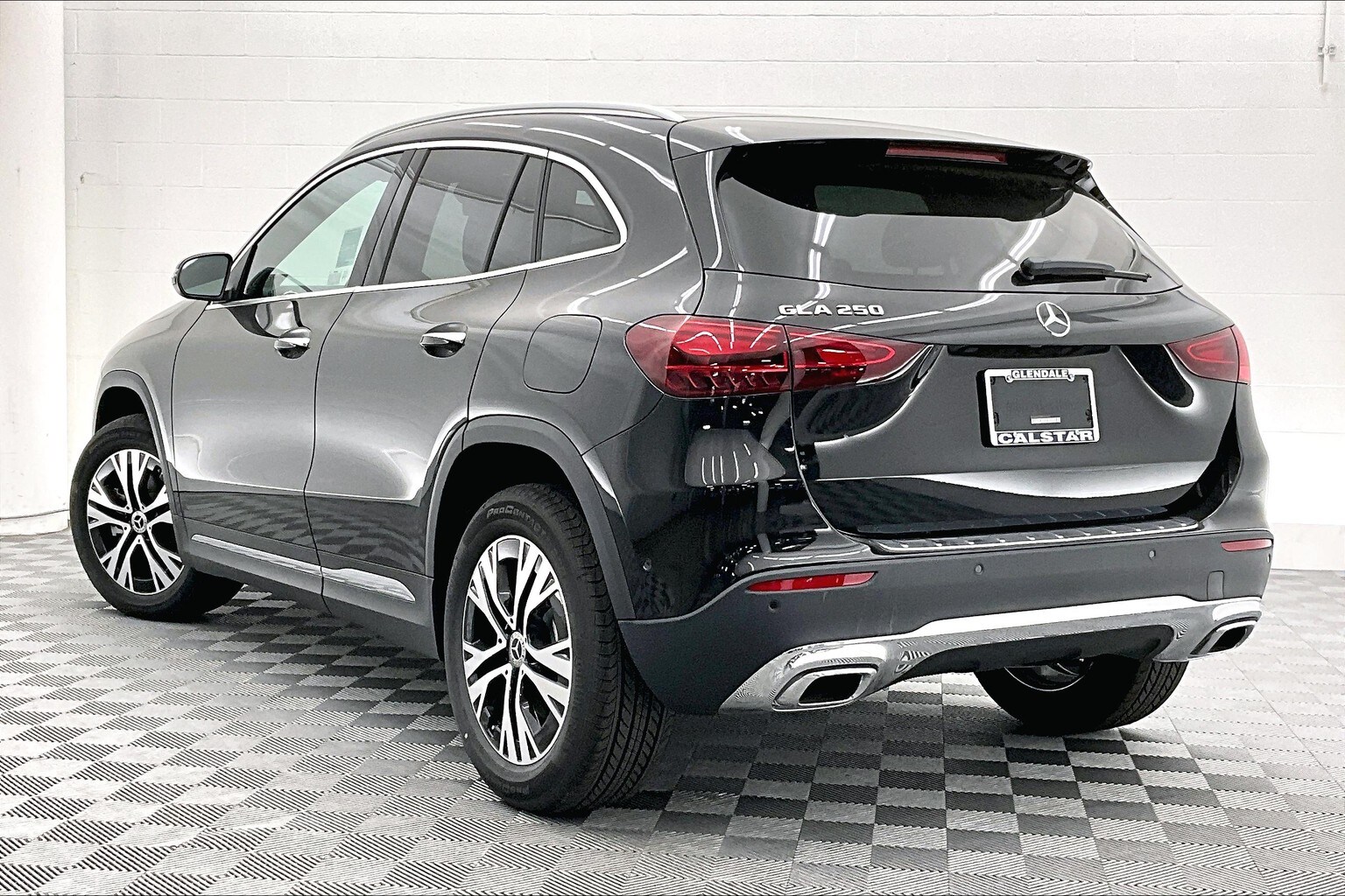 2025 Mercedes Benz GLA 250 photo 2