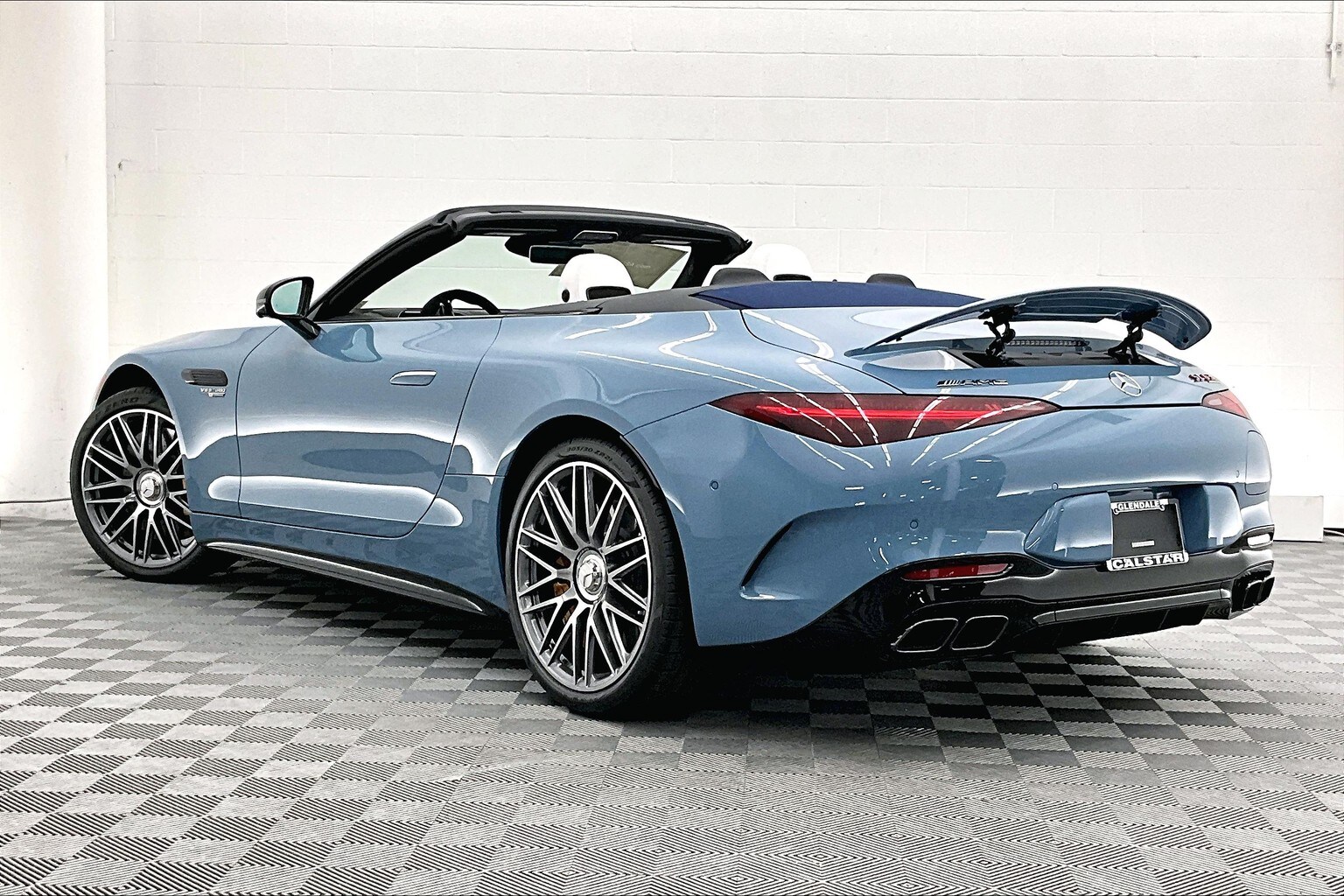 2025 Mercedes Benz SL AMG 63 photo 2