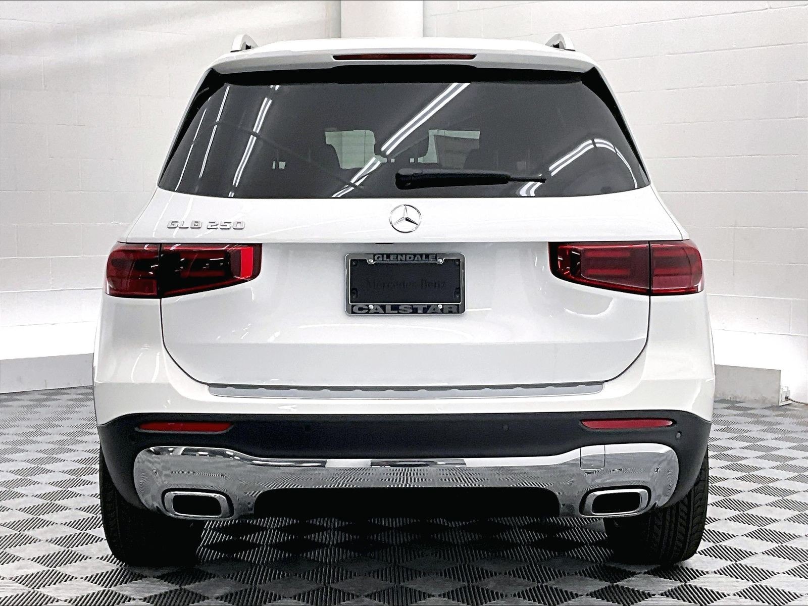 2026 Mercedes-Benz GLB photo 3