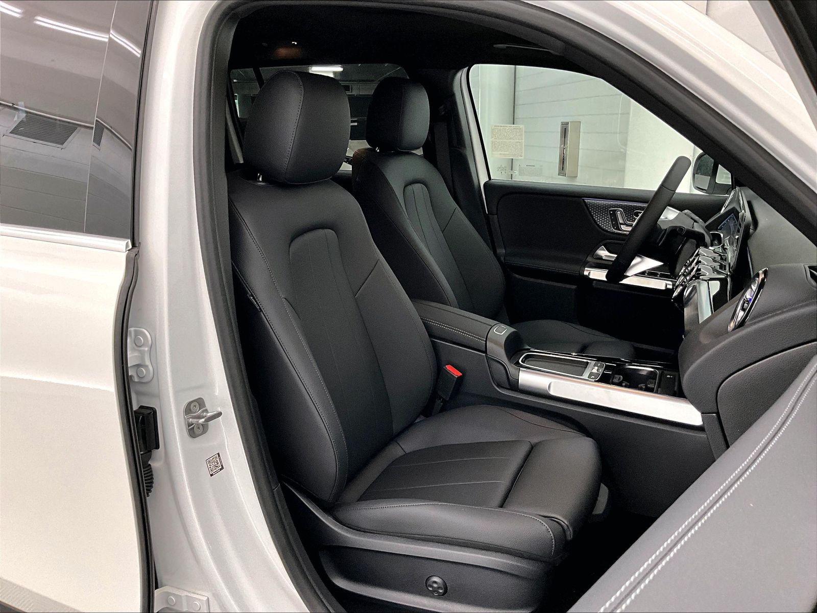 2026 Mercedes-Benz GLB photo 5