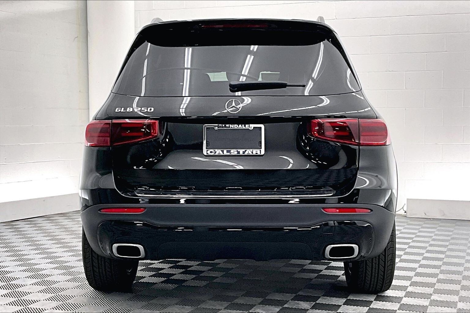 2026 Mercedes Benz GLB 250 photo 2