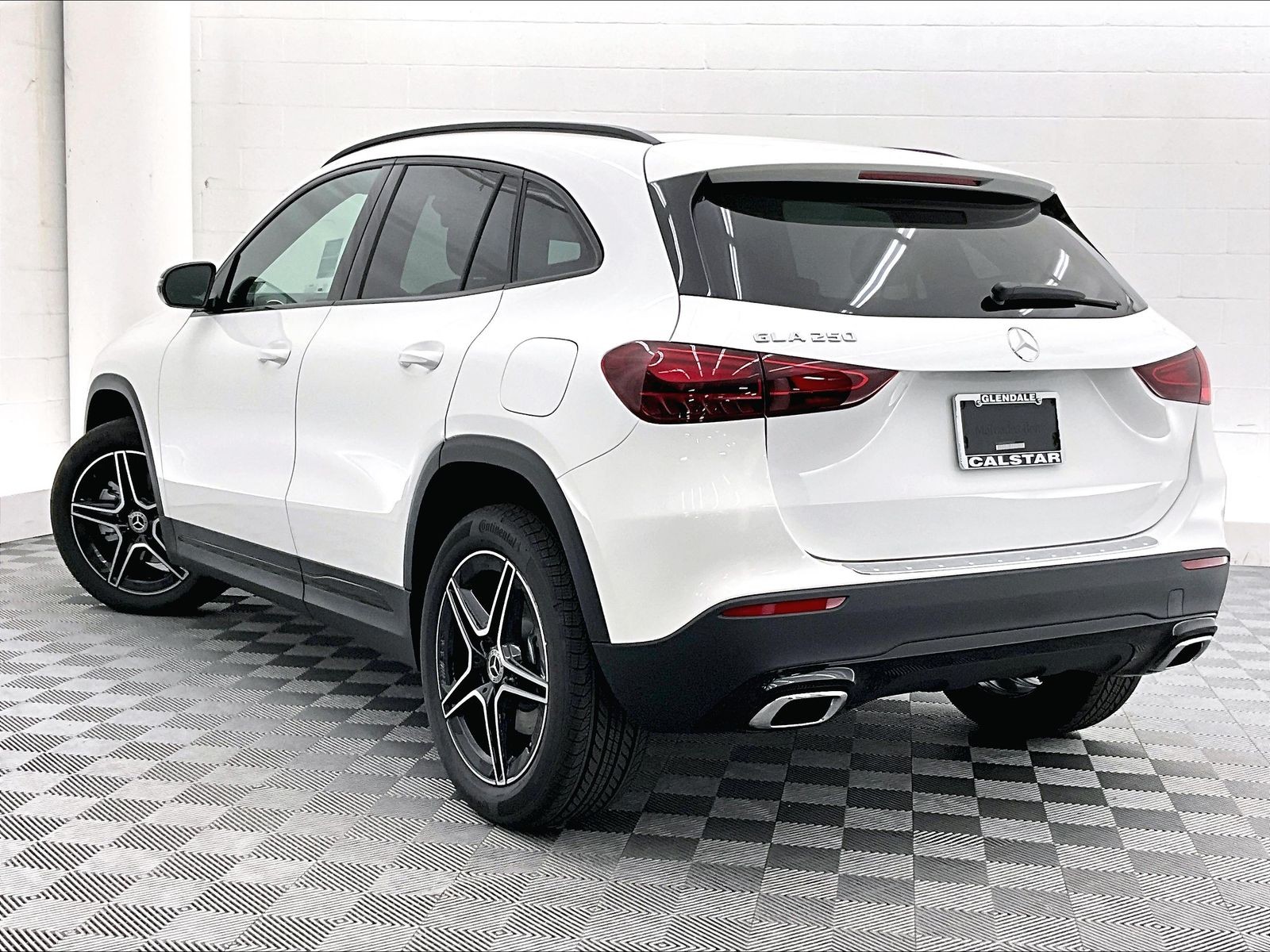 2026 Mercedes-Benz GLA photo 2