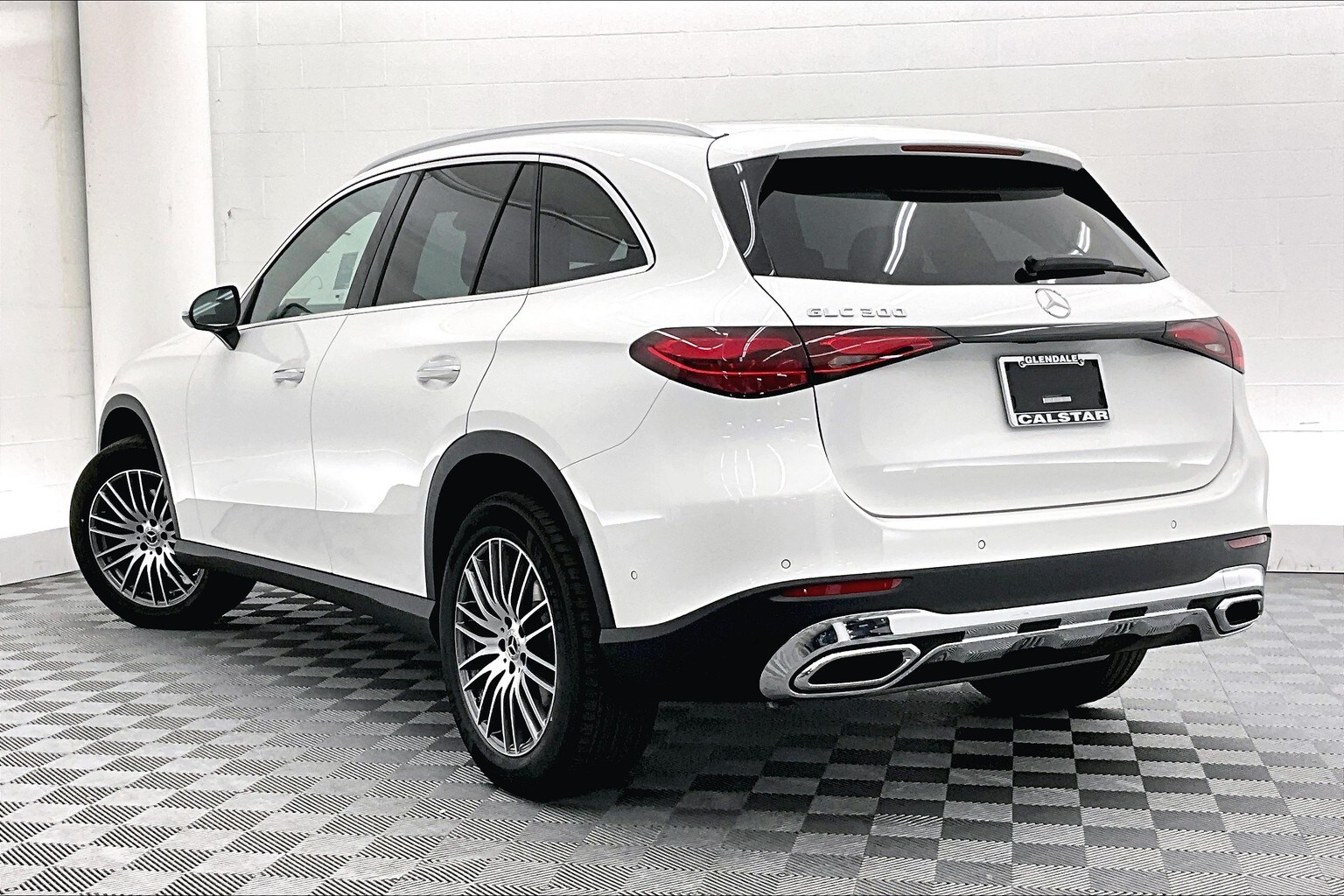 2026 Mercedes Benz GLC 300 photo 2