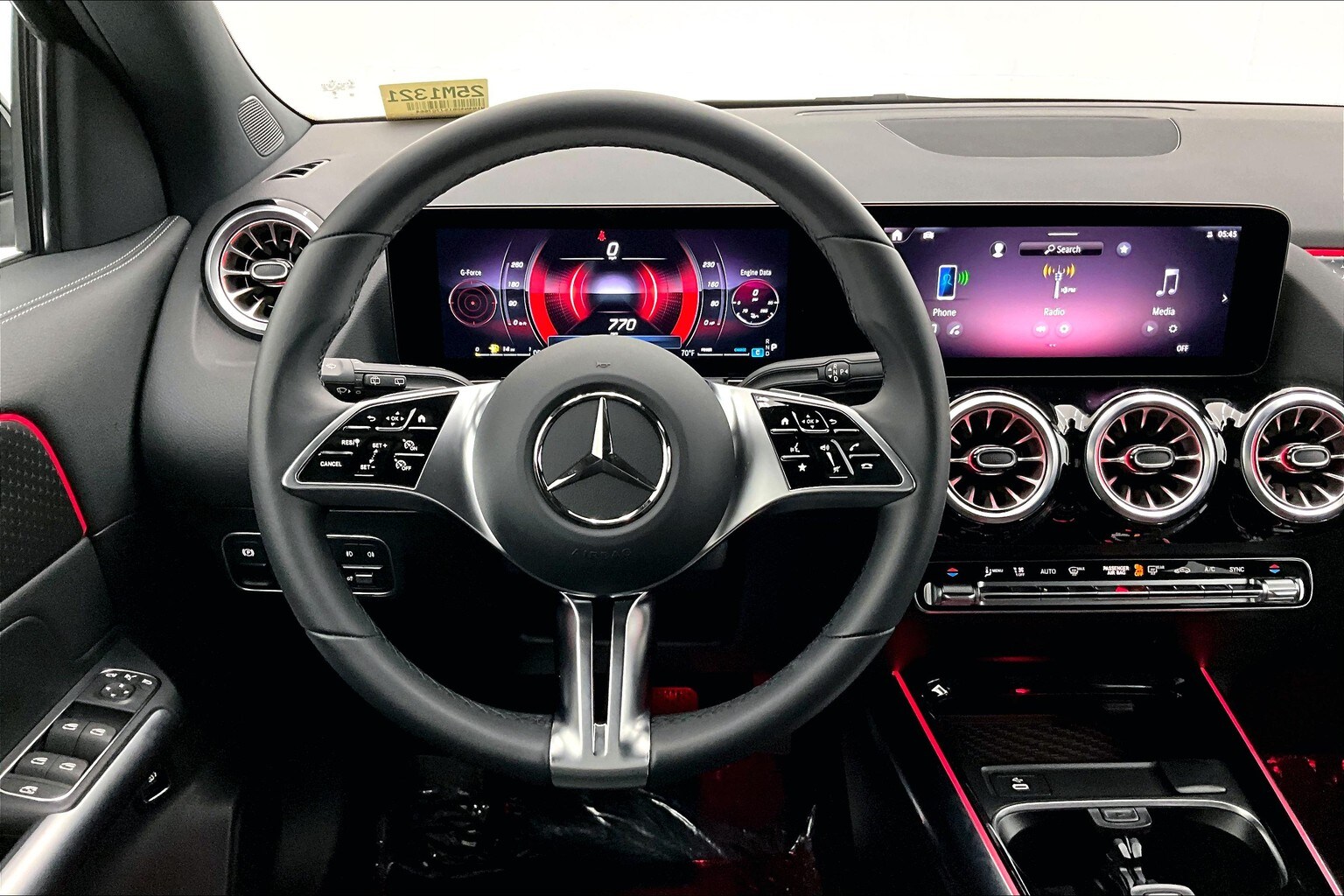 2025 Mercedes Benz GLA 250 photo 4
