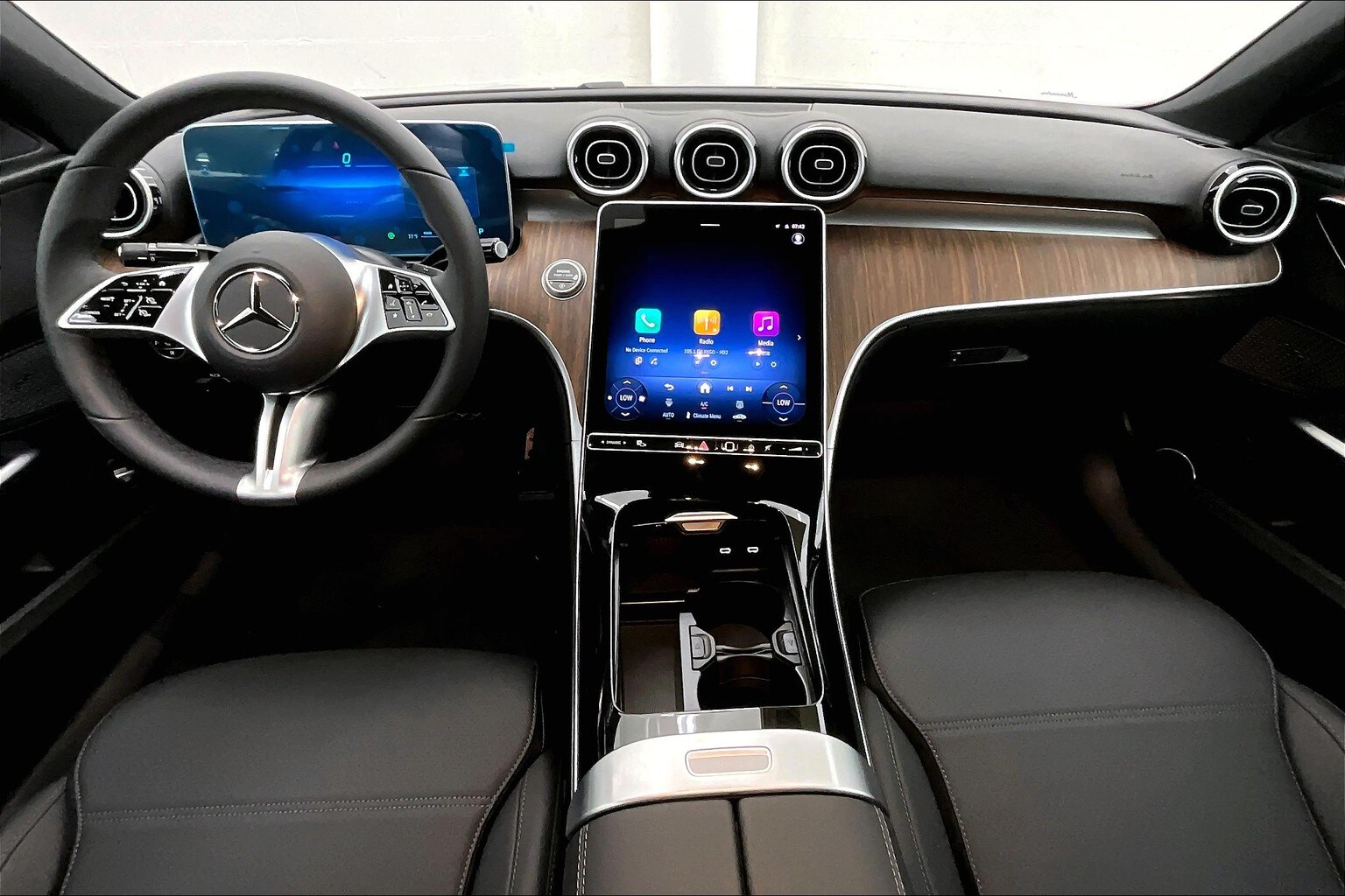 2025 Mercedes Benz C 300 4MATIC photo 4