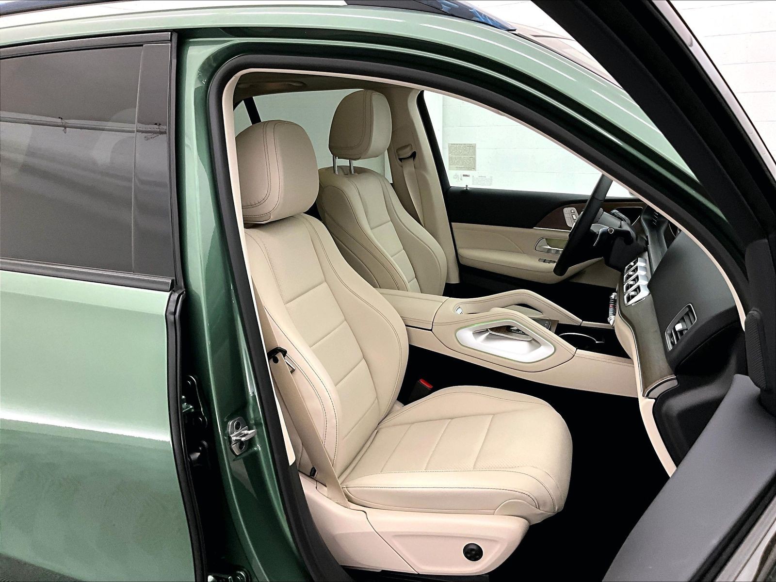 2026 Mercedes-Benz GLE photo 5