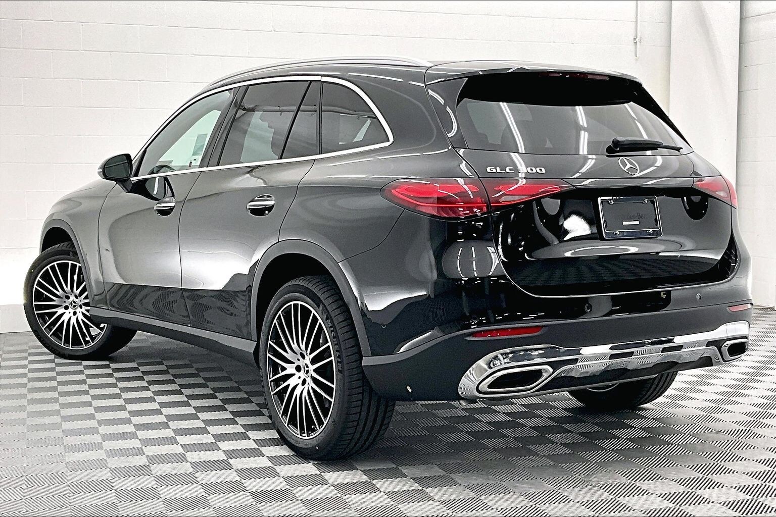 2026 Mercedes Benz GLC 300 photo 2
