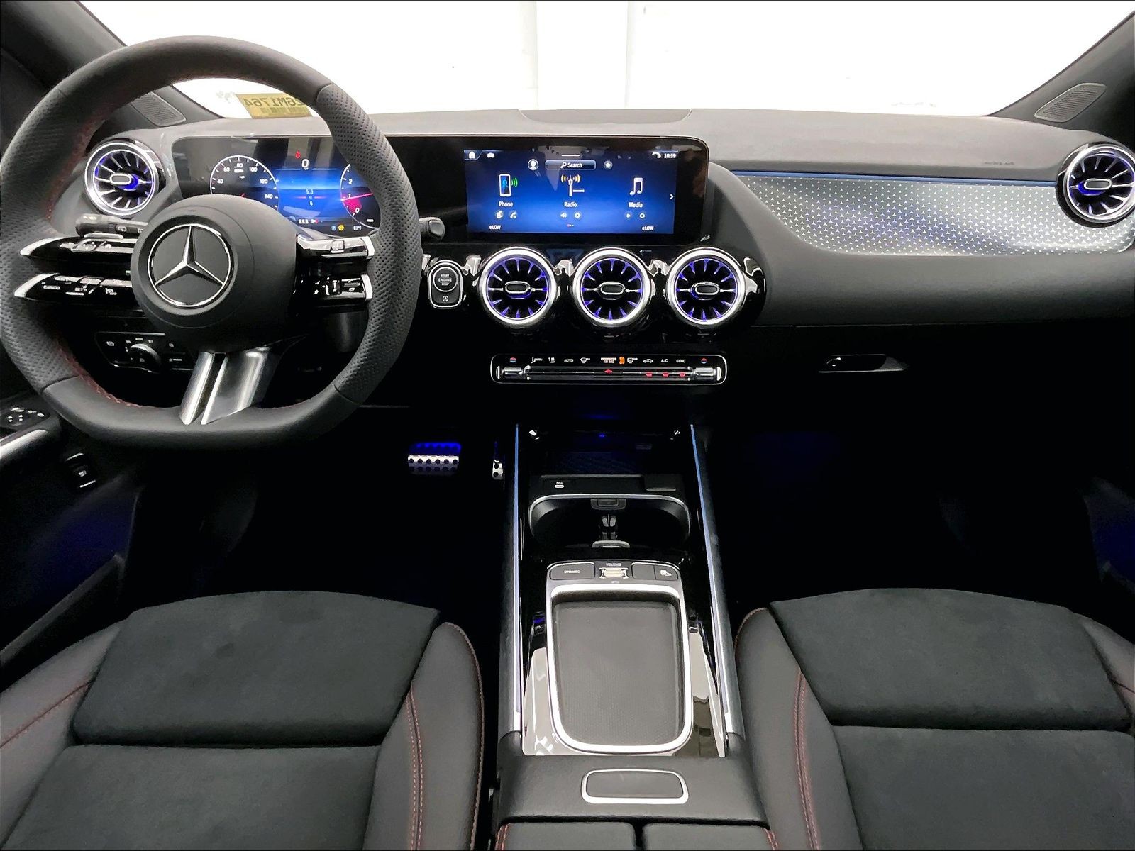 2026 Mercedes-Benz GLA photo 4