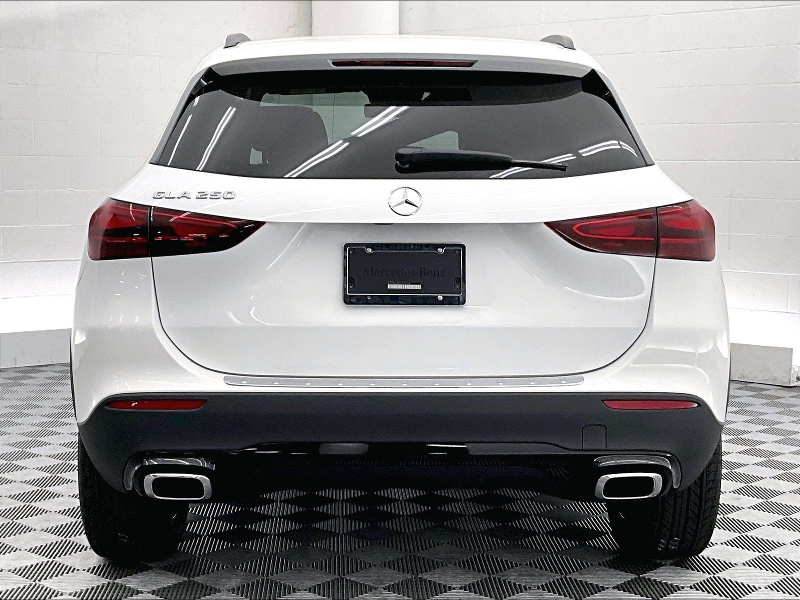 2026 Mercedes-Benz GLA photo 3