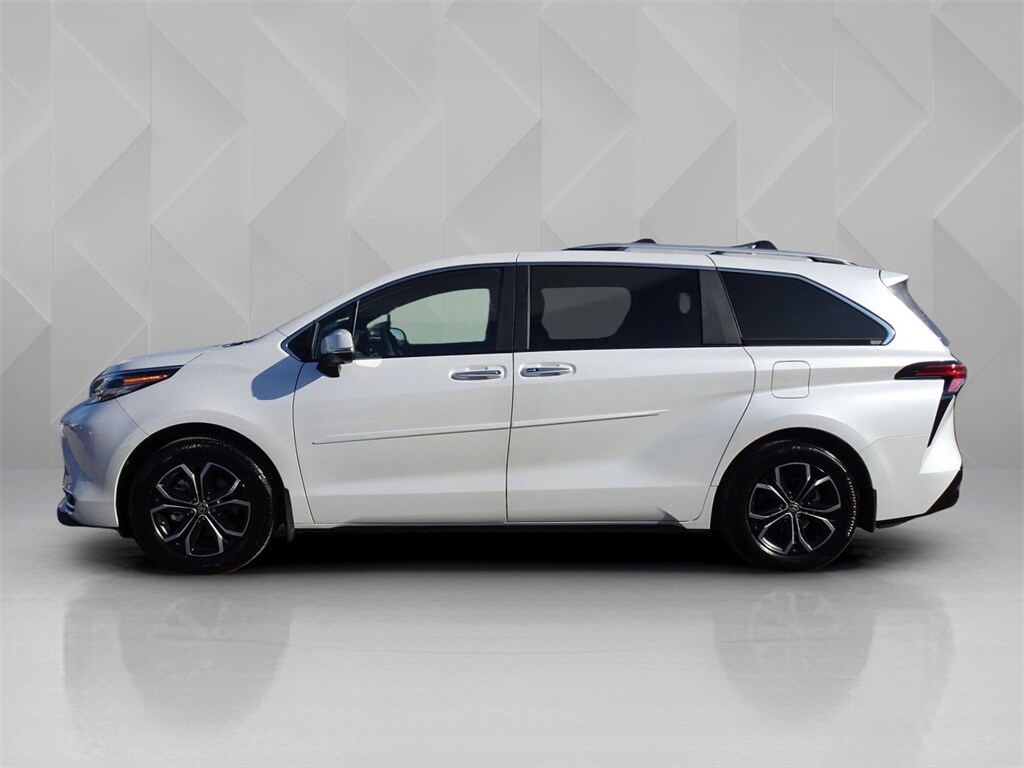 Used 2025 Toyota Sienna Platinum Minivan/Van