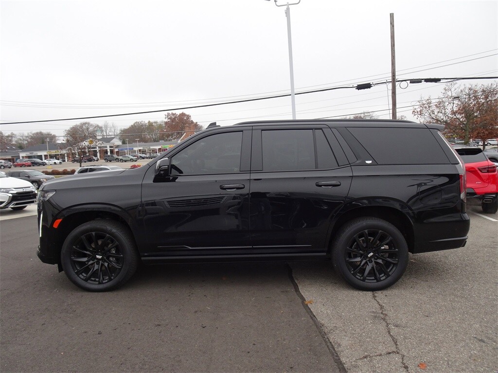 2024 Cadillac Escalade Sport photo 2