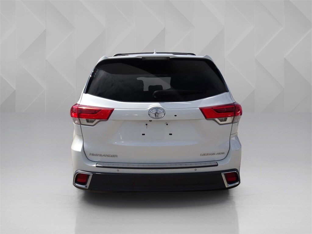 2018 Toyota Highlander Limited Platinum photo 4