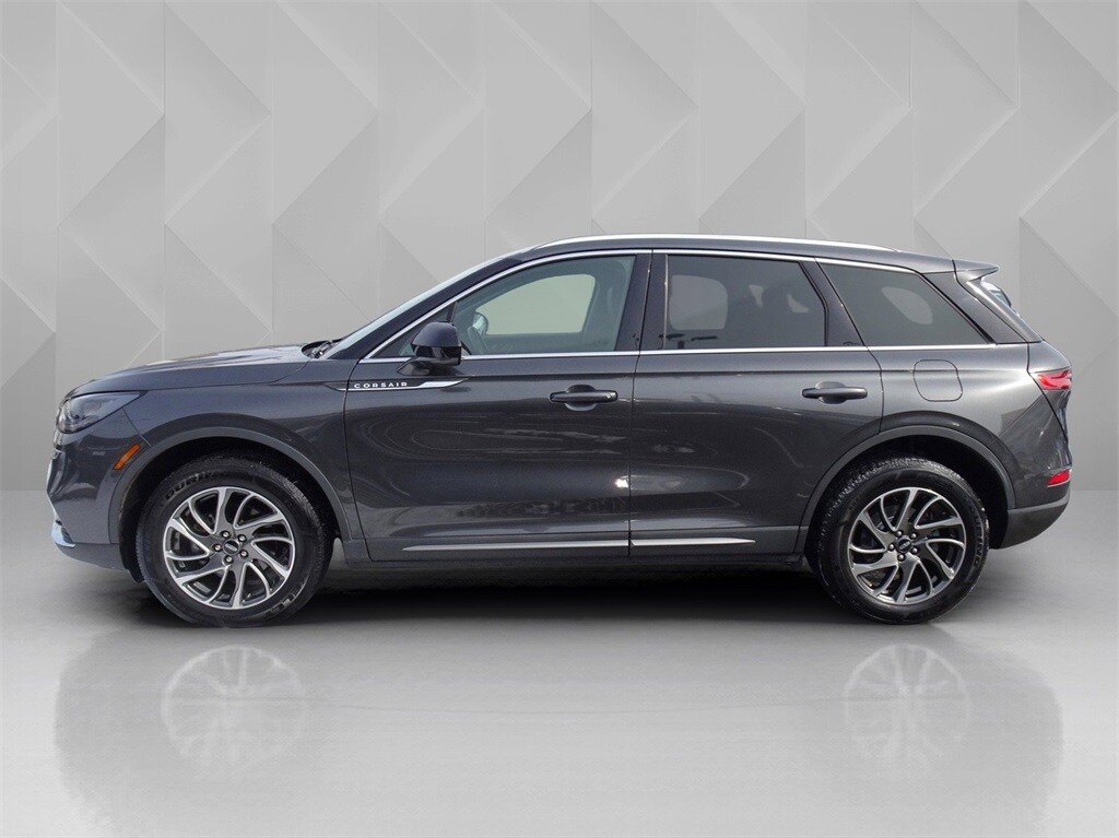 2020 Lincoln Corsair Standard photo 2