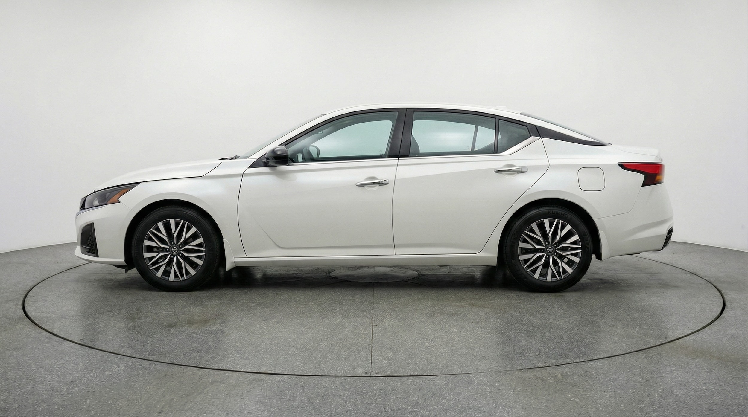 Thumbnail: 2025 Nissan Altima - 4