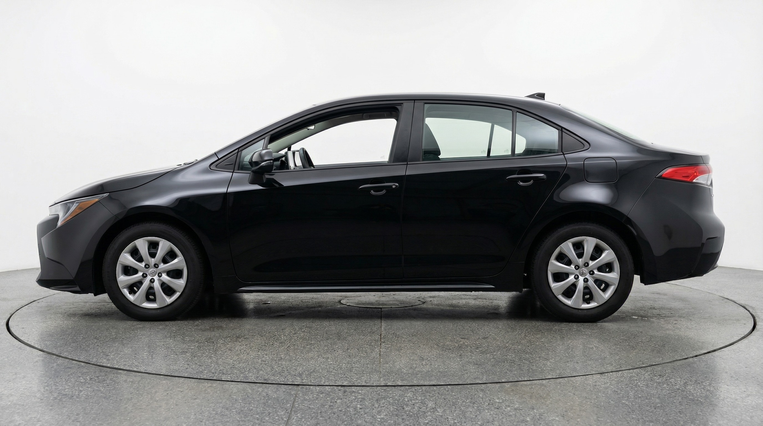 Thumbnail: 2025 Toyota Corolla - 4