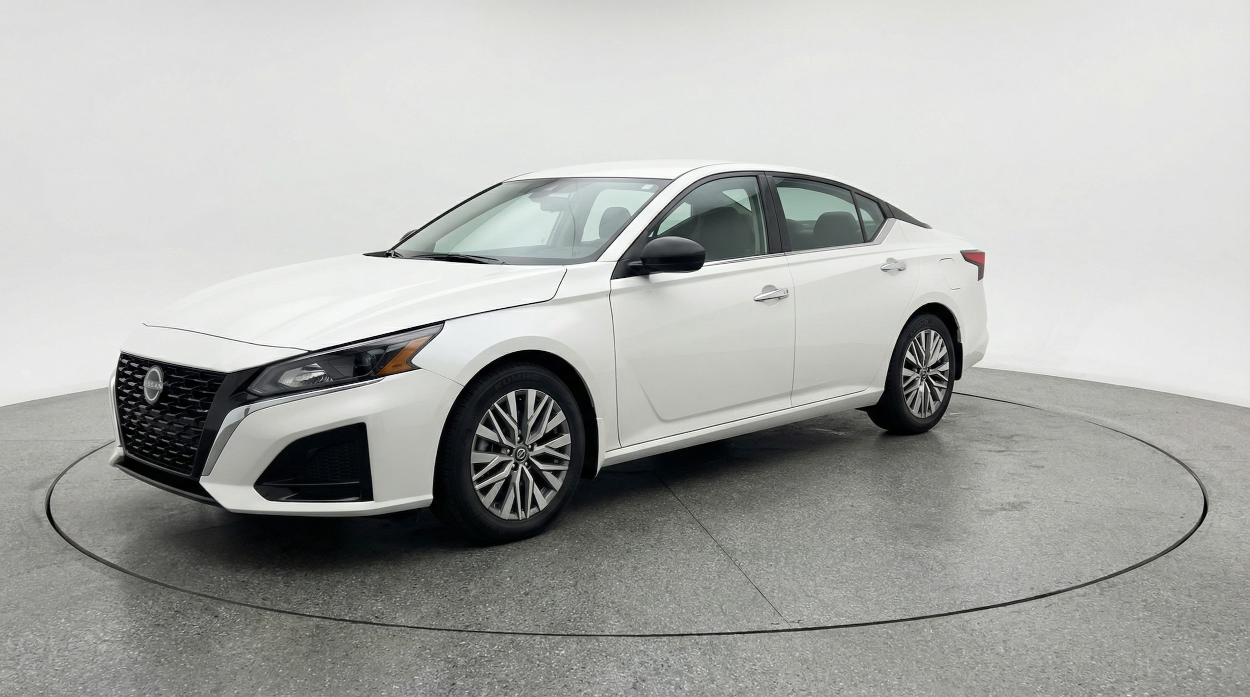 Thumbnail: 2025 Nissan Altima - 3