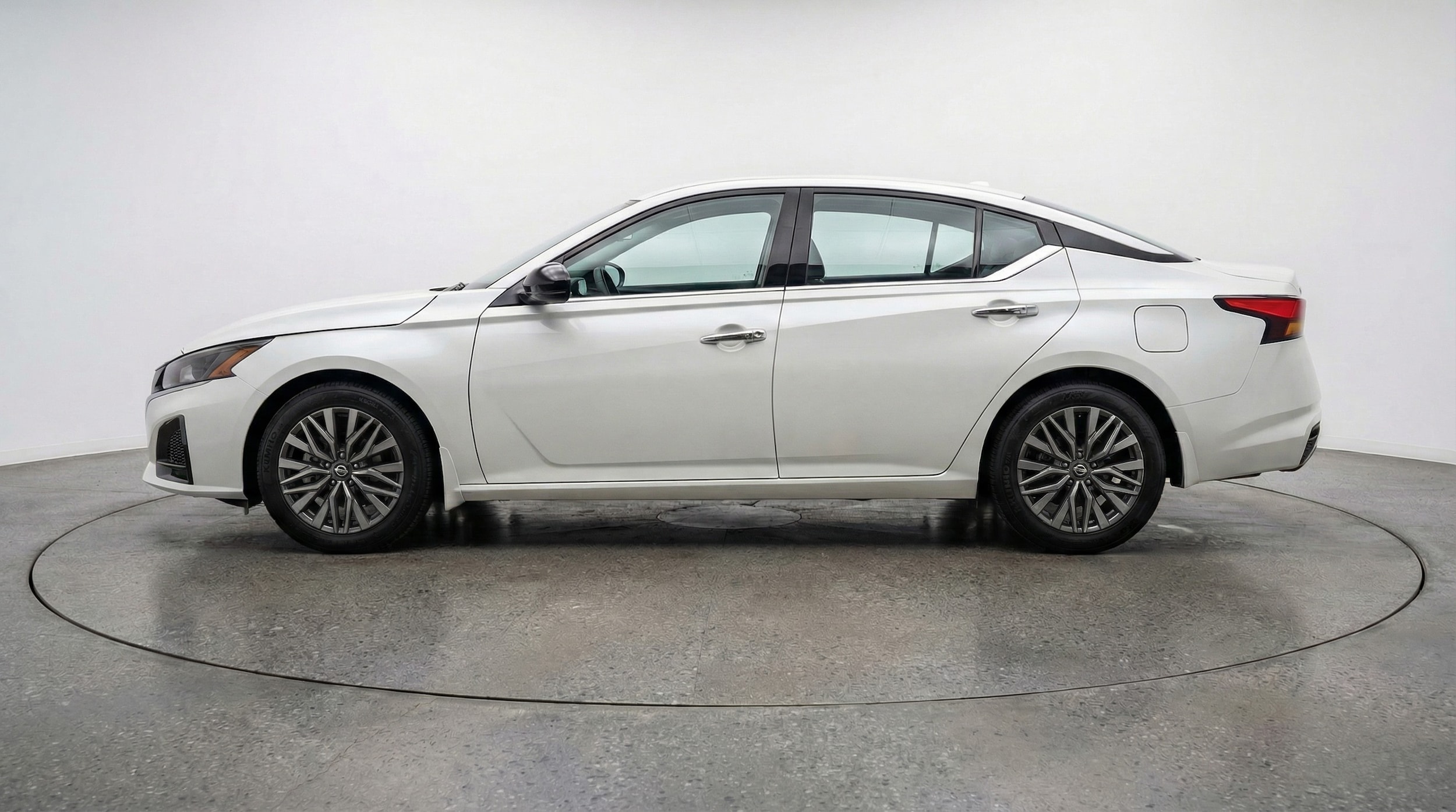 Thumbnail: 2025 Nissan Altima - 4