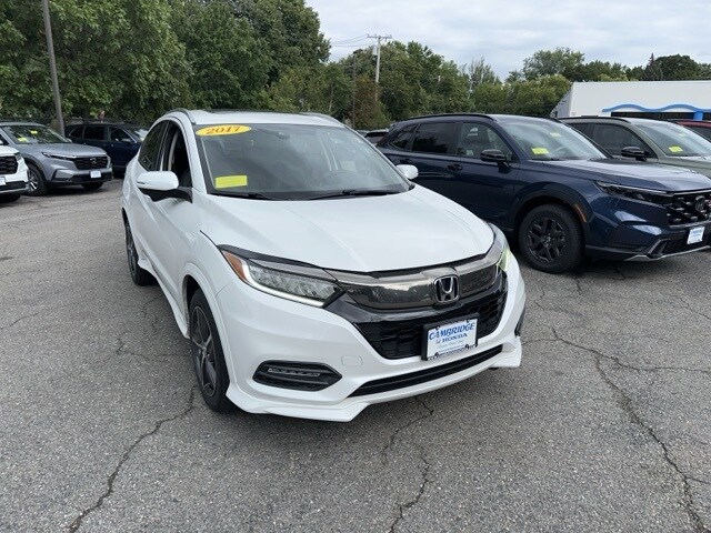 2019 Honda HR-V Touring photo 3