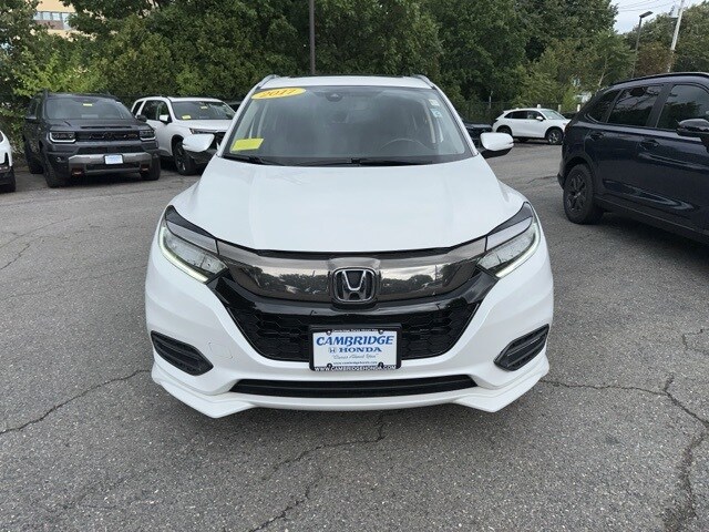 2019 Honda HR-V Touring photo 4