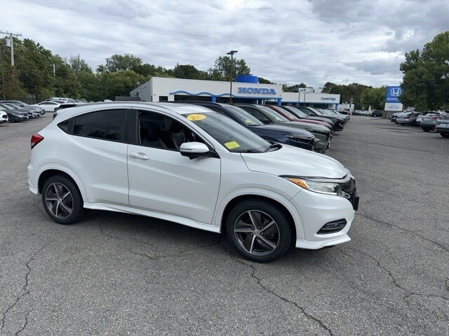 2019 Honda HR-V Touring photo 2