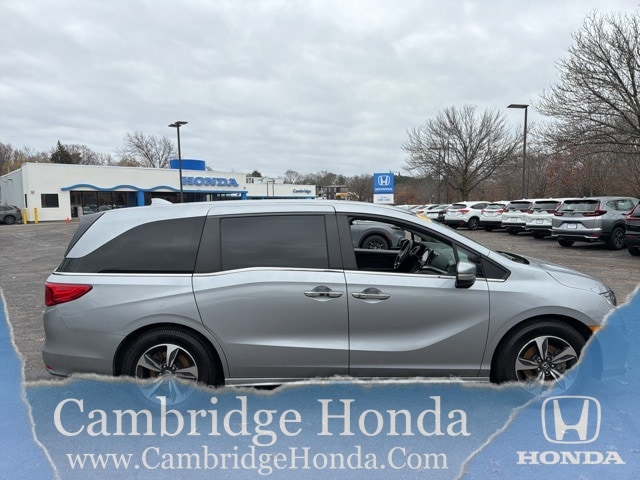 2019 Honda Odyssey Touring's photo