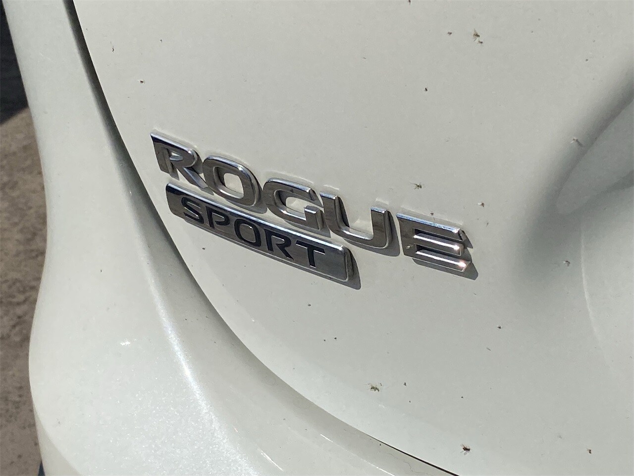 2018 Nissan Rogue Sport SL photo 2