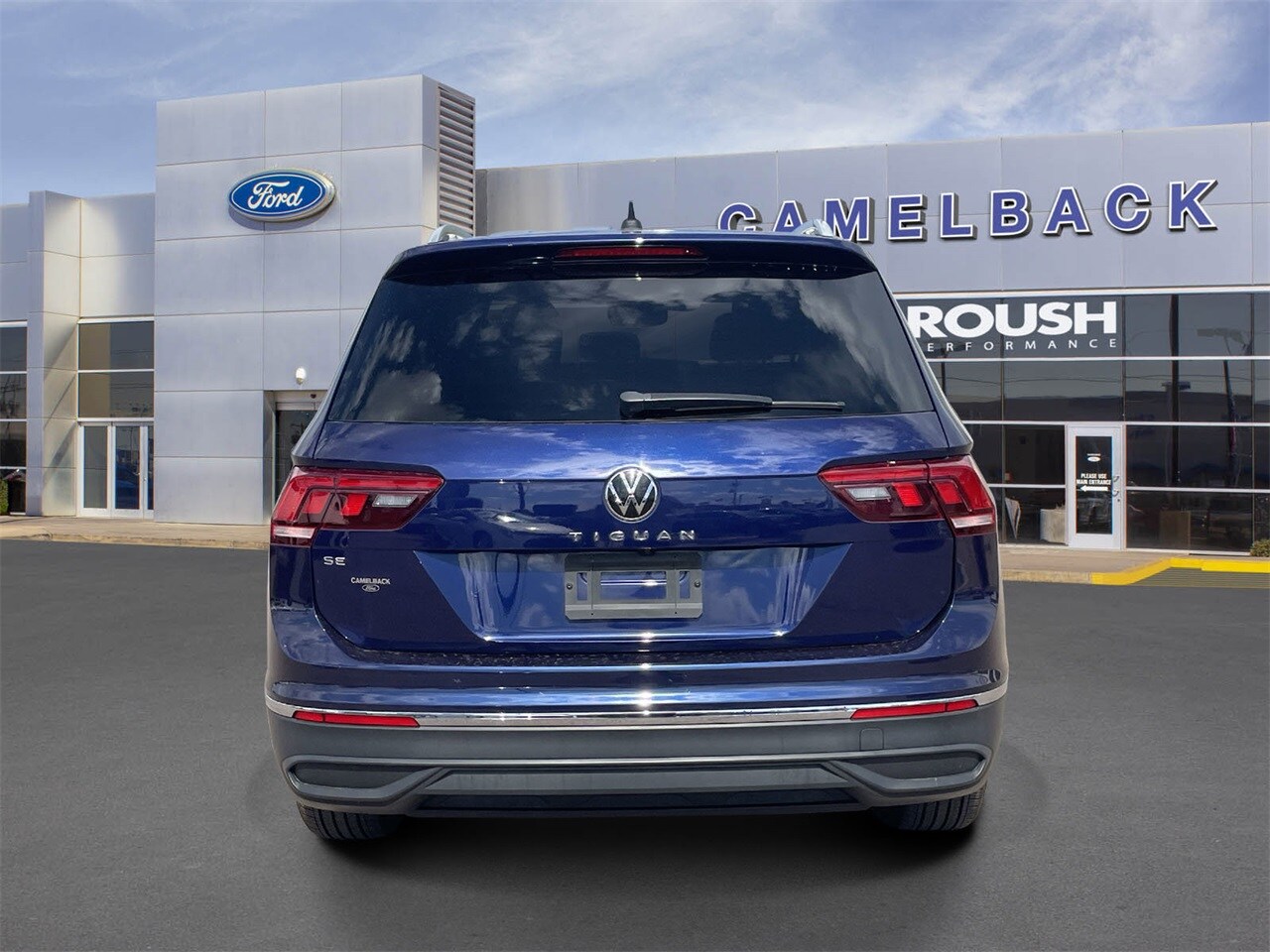 2022 Volkswagen Tiguan SE photo 2