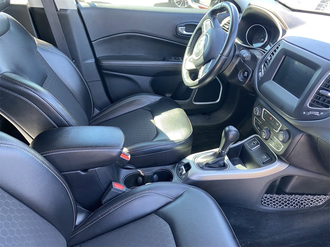 2019 Jeep Compass Latitude photo 3