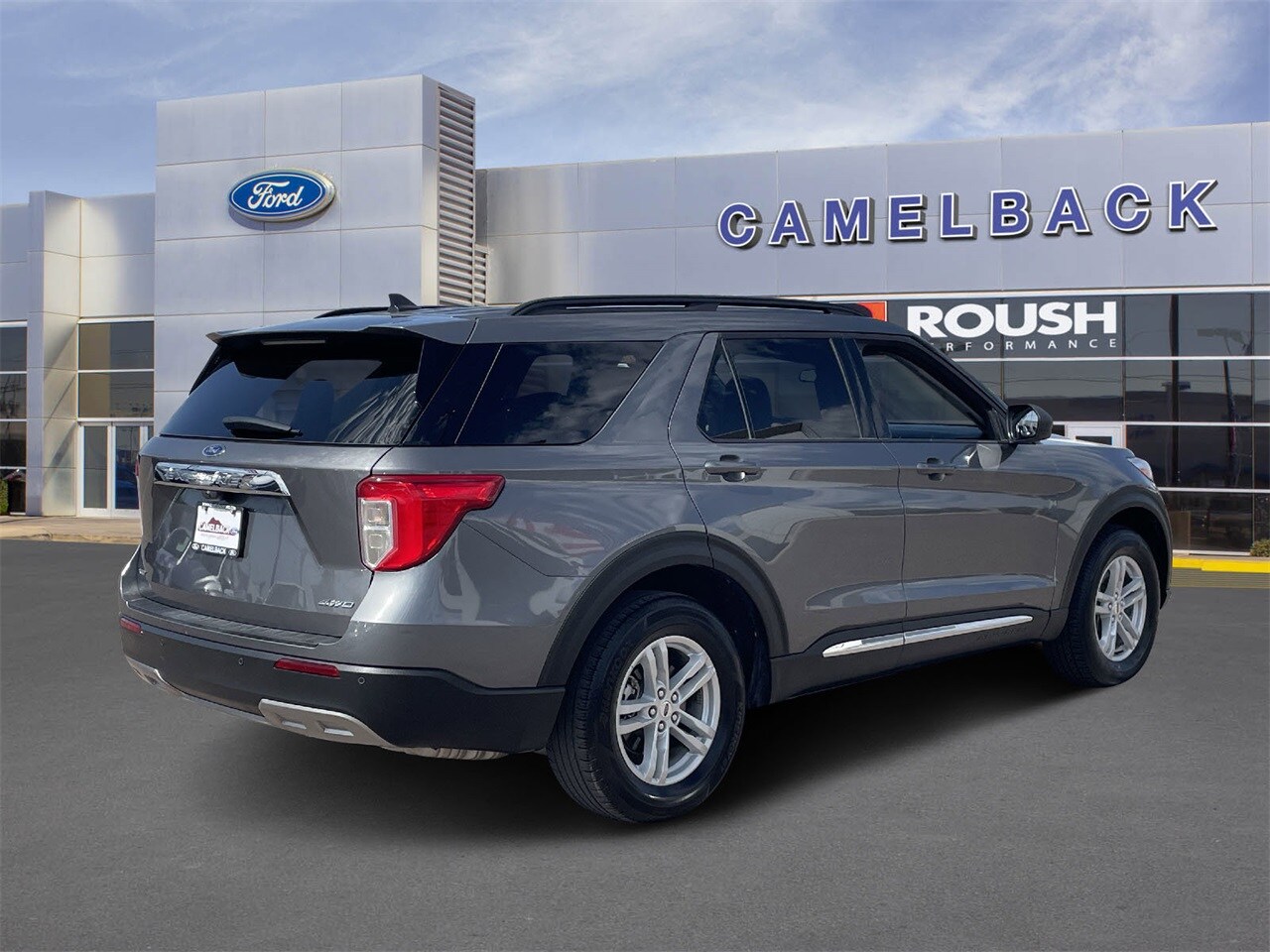 2024 Ford Explorer XLT photo 2