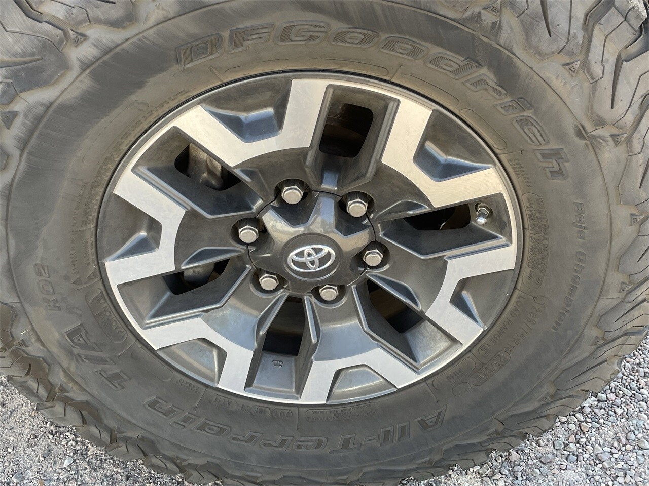 2016 Toyota Tacoma TRD Off-Road photo 3