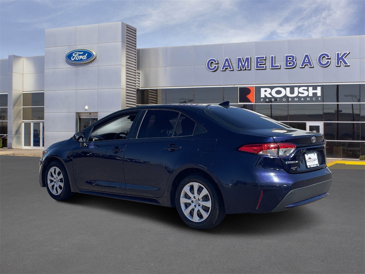 2021 Toyota Corolla LE photo 2