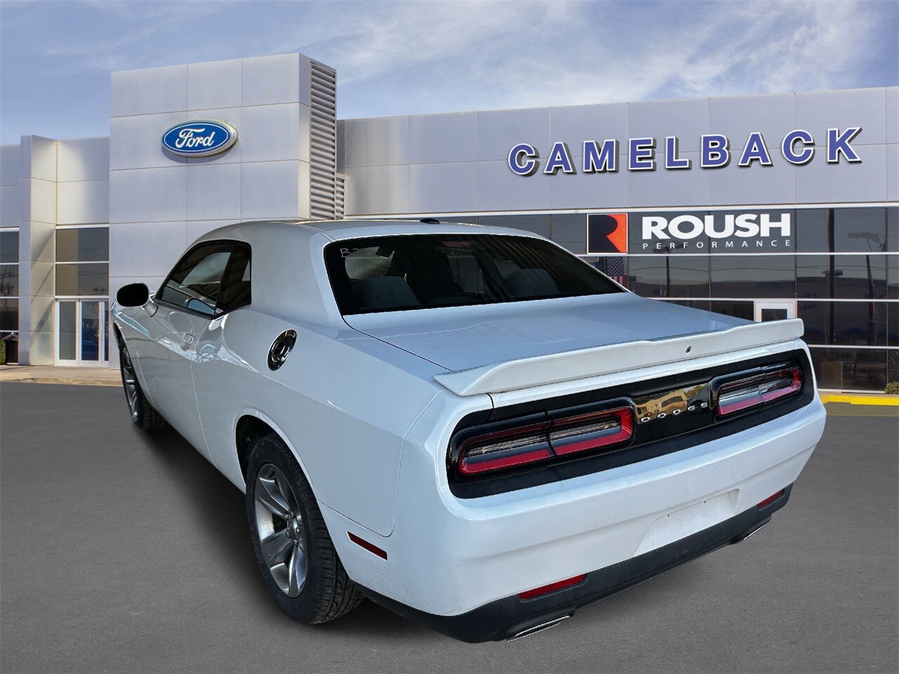 2019 Dodge Challenger SXT photo 4