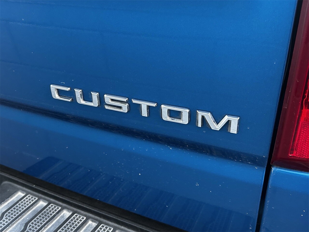 2022 Chevrolet Silverado 1500 Custom photo 3