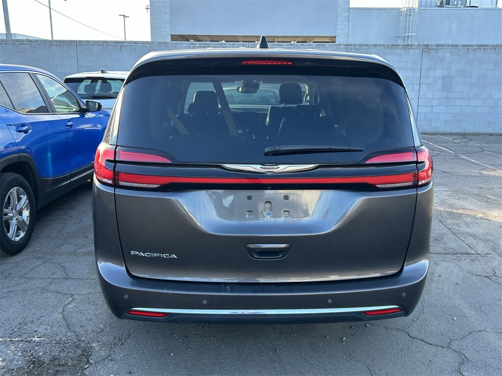 Used 2023 Chrysler Pacifica Touring L Van Passenger Van