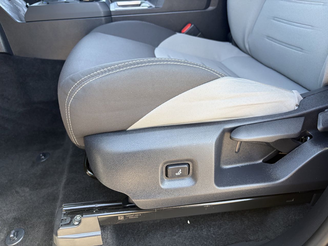 2025 Toyota Tacoma TRD Off Road - Photo 21