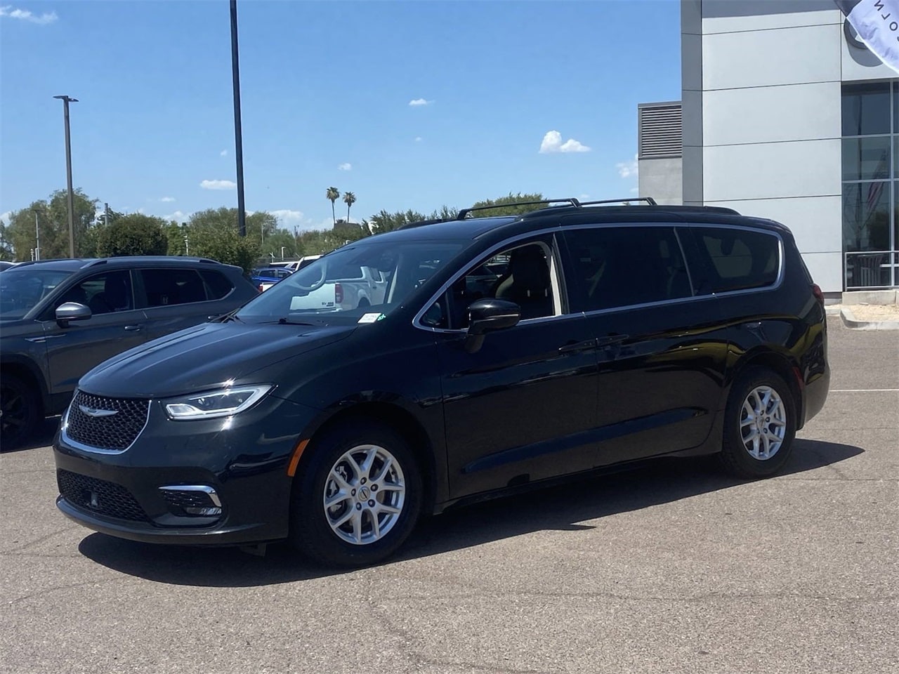 Used 2022 Chrysler Pacifica Touring L with VIN 2C4RC1BG0NR153313 for sale in Phoenix, AZ