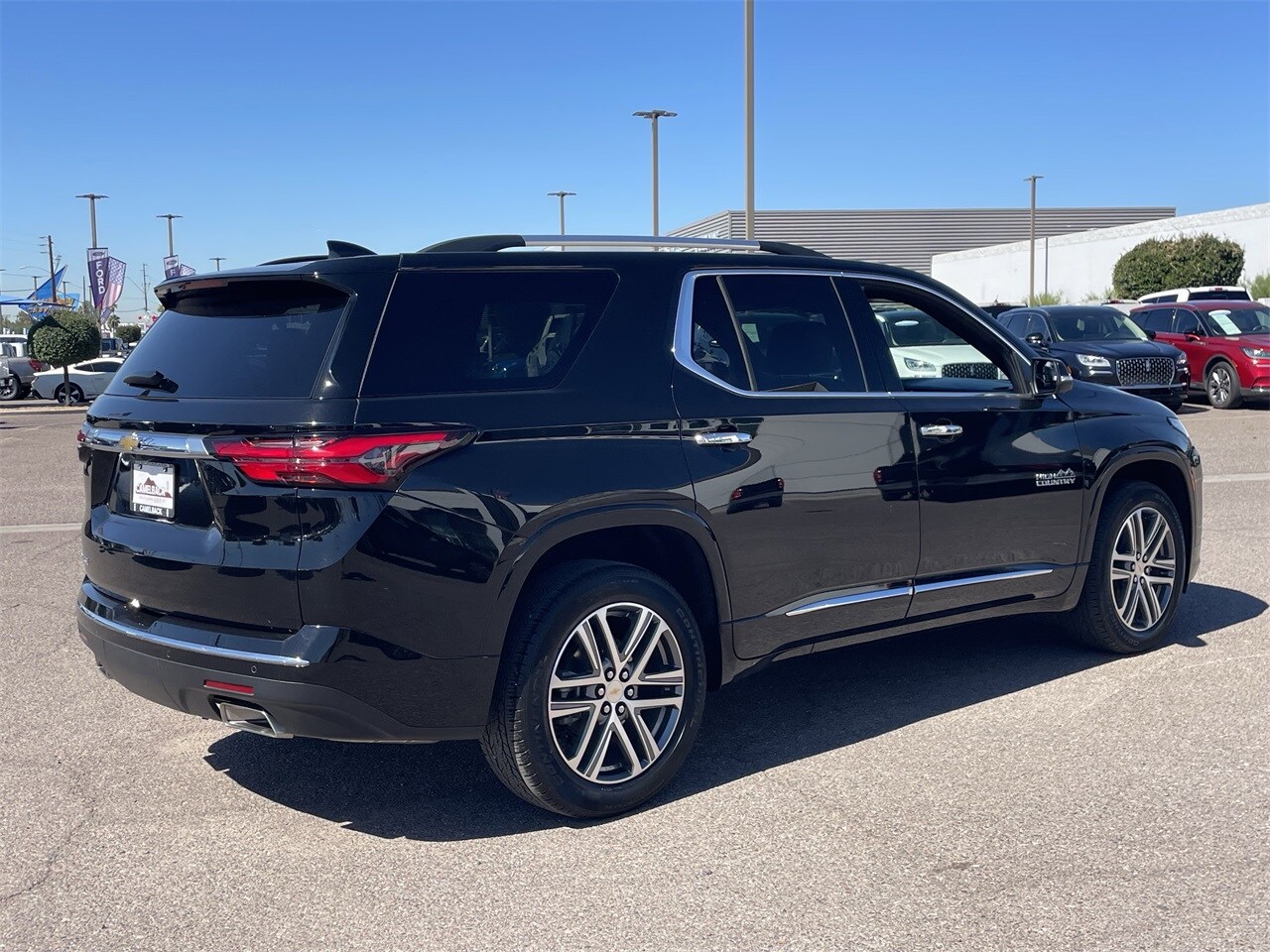 2023 Chevrolet Traverse High Country photo 2