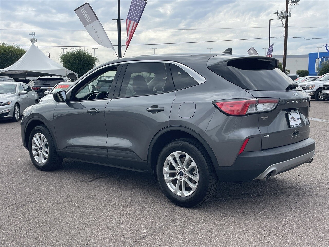 2022 Ford Escape Hybrid SE photo 2